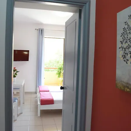 Ariadni Click And Flat Perivolia Apartman *
