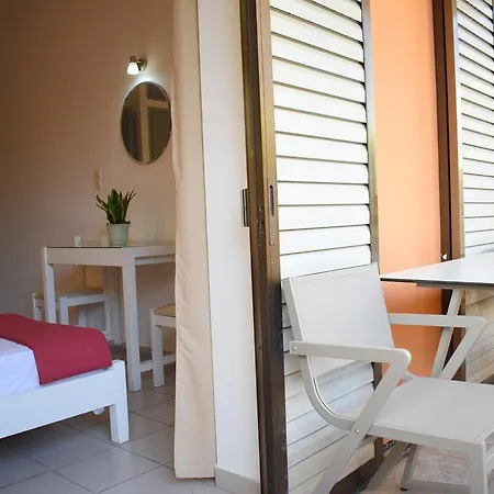 Ariadni Click And Flat Perivolia Apartman