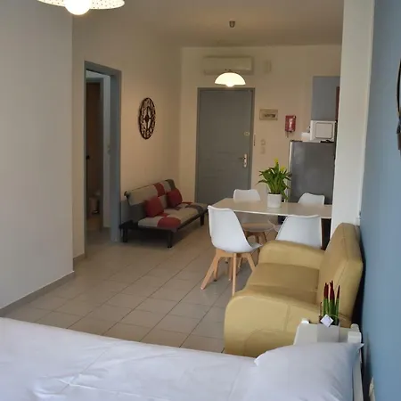 Ariadni Click And Flat Perivolia Apartman *